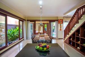 3-BR Private Pool Samudra Villa Umalas 10-min to Canggu Beach