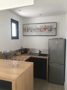 Hotels HPC Suites - Cassis Centre - Parking Gratuit & Piscine Chauffee : photos des chambres