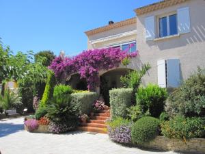 Hotels HPC Suites - Cassis Centre - Parking Gratuit & Piscine Chauffee : photos des chambres
