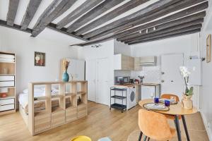 Charming Studio Center of Paris