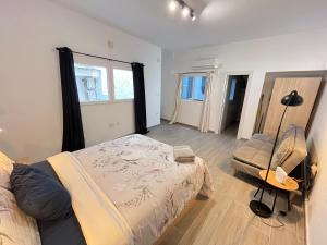 Akasa Flats Santisima Faz