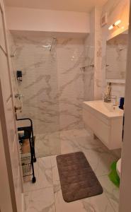 ONE LMC LUXURY Apartments Private Parking,EV 16kwh