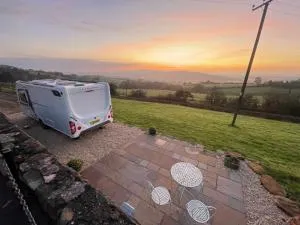 Peaceful peak caravan - Biddulph