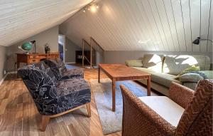 3 Bedroom Lovely Home In Unnaryd