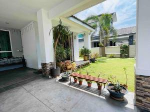 Bungalow in exclusive area