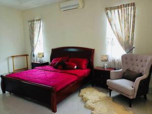 Bungalow in exclusive area