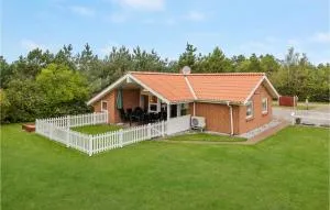 Four-Bedroom Holiday Home In Ulfborg - Sønder Nissum