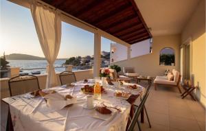 Gorgeous Home In Kalebova Luka