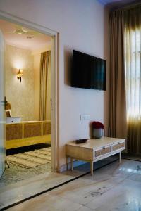 The Little Experience, Jaipur, Entire 2 Bedroom Apartment