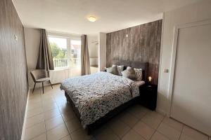 Bright, spacious apartment nearby beach