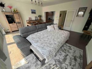 Bright, spacious apartment nearby beach