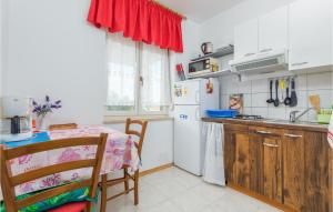 Beautiful Apartment In Valbandon