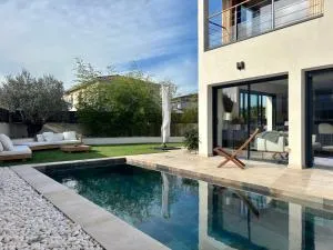 Villa cosy avec piscine - 布朗屈埃福尔