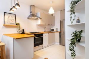 Lily Studios Wola Ratusz