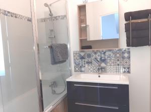 Maisons de vacances L'artistique, 4 lits, 2 chambres, stationnement gratuit, spacieux, atypique : photos des chambres