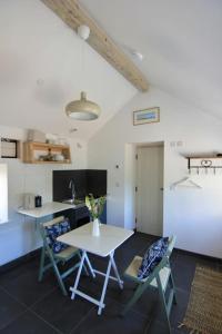 The Dairy, A Cosy conversion nr Little Haven