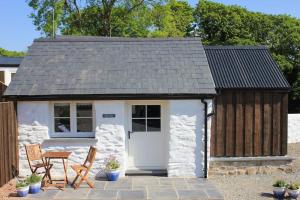 The Dairy, A Cosy conversion nr Little Haven