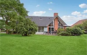 Stunning Home In Nyborg With Sauna - Flødstrup