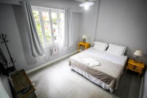 Apartamento com 4 suites a 100m da praia Copacabana