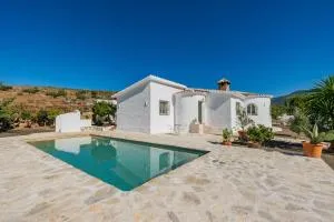 Villa Cayetana - Spacious 4-Bedroom Villa with Private Pool Terrace & BBQ - El Cerro