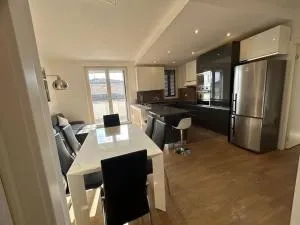 Maranello 6 chilometri - Casa Ferrari 2 bedroom Parcheggio Privato - 福尔米吉内