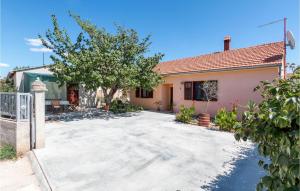 2 Bedroom Beautiful Home In Sikici 