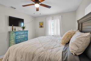 Summer Spot! Fam Trip with Private Pool and 3miles to Beach