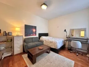 Urban Luxury Hudson River Suite - Edgewater