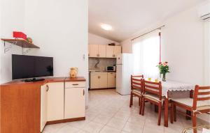 Cozy Apartment In Krusevo With Wifi 