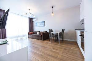 Nyvky Like Home - Файна Таун з басейном - Кв 398