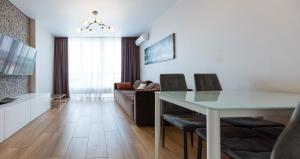 Nyvky Like Home - Файна Таун з басейном - Кв 398