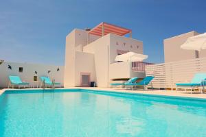 XENOS VILLA 6 With a private pool near the sea