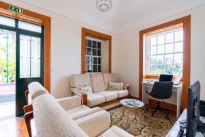 Sleep Among the Bananas! Rustic Cottage with Trails at Your Doorstep