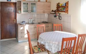 Amazing Home In Zizanj With Wifi 