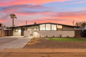 Mid-Century Modern Casita