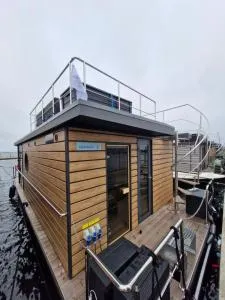Hausboot Fjord del Sol Solarboot mit Biosauna in Wendtorf - Fargau-Pratjau