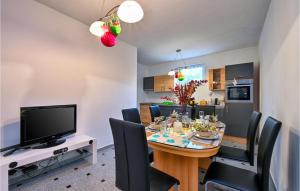 Beautiful Home In Dugo Selo 