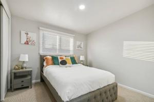 Heart Of Phoenix Home - Pool - Foosball - Golf