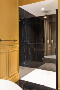 B&B / Chambres d'hotes Clos du Cedre - Chambres d-Hotes d-Exception, Luxury B&B a Dinan : photos des chambres