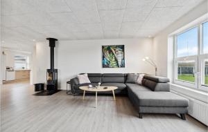 3 Bedroom Cozy Home In Ulfborg