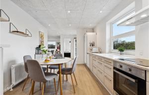 3 Bedroom Cozy Home In Ulfborg