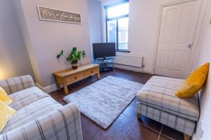 Spacious 4 Bedroom House in Stoke on Trent