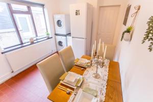 Spacious 4 Bedroom House in Stoke on Trent