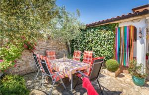 Four-Bedroom Holiday Home In Vodnjan