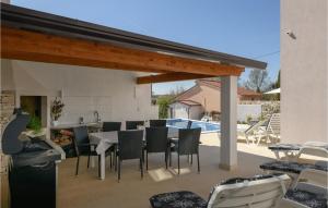 Stunning Home In Fradelani With Wifi