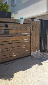 Appartements Seduisant studio avec cour privative : photos des chambres