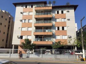 Ap Guarujá Enseada 3 qtos A 2 quadras da praia