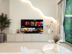 SmartStay at Grande Signature - Burj Khalifa View - 5 min Dubai Mall - Downtown Dubai - Brand New Luxury Apartments