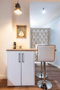 couple-inn 2 Quality hot tab suite