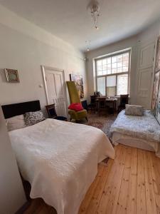 Art gallery room with own entrance at the centre of Helsinki